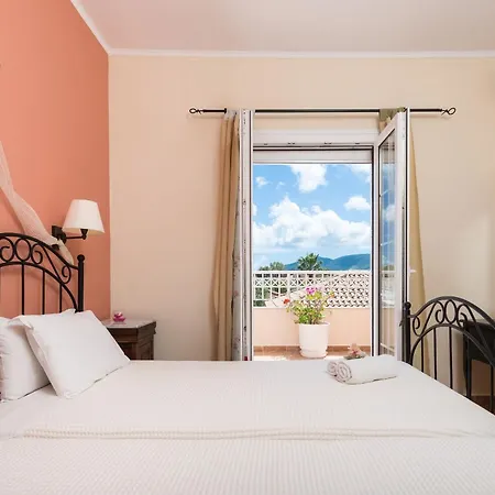 Lorenzo With Private Pool, 200m From The Beach, By Zantewize Villa