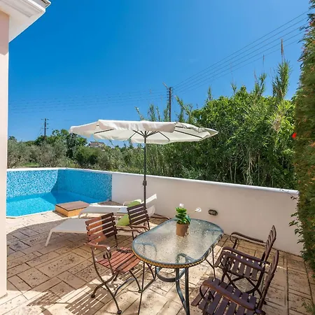 Villa Lorenzo With Private Pool, 200m From The Beach, By Zantewize